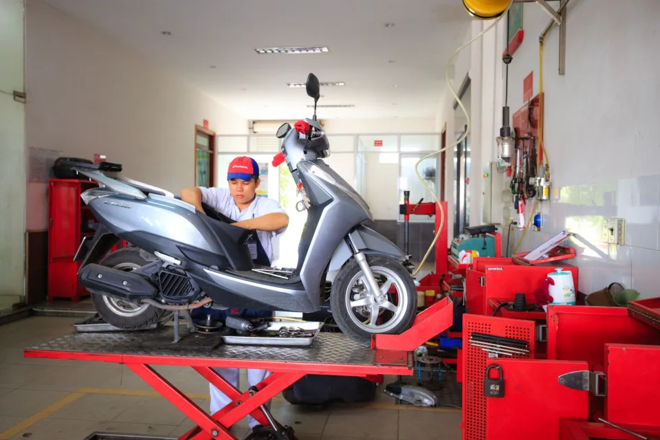 Khu thay nhớt, thay dầu